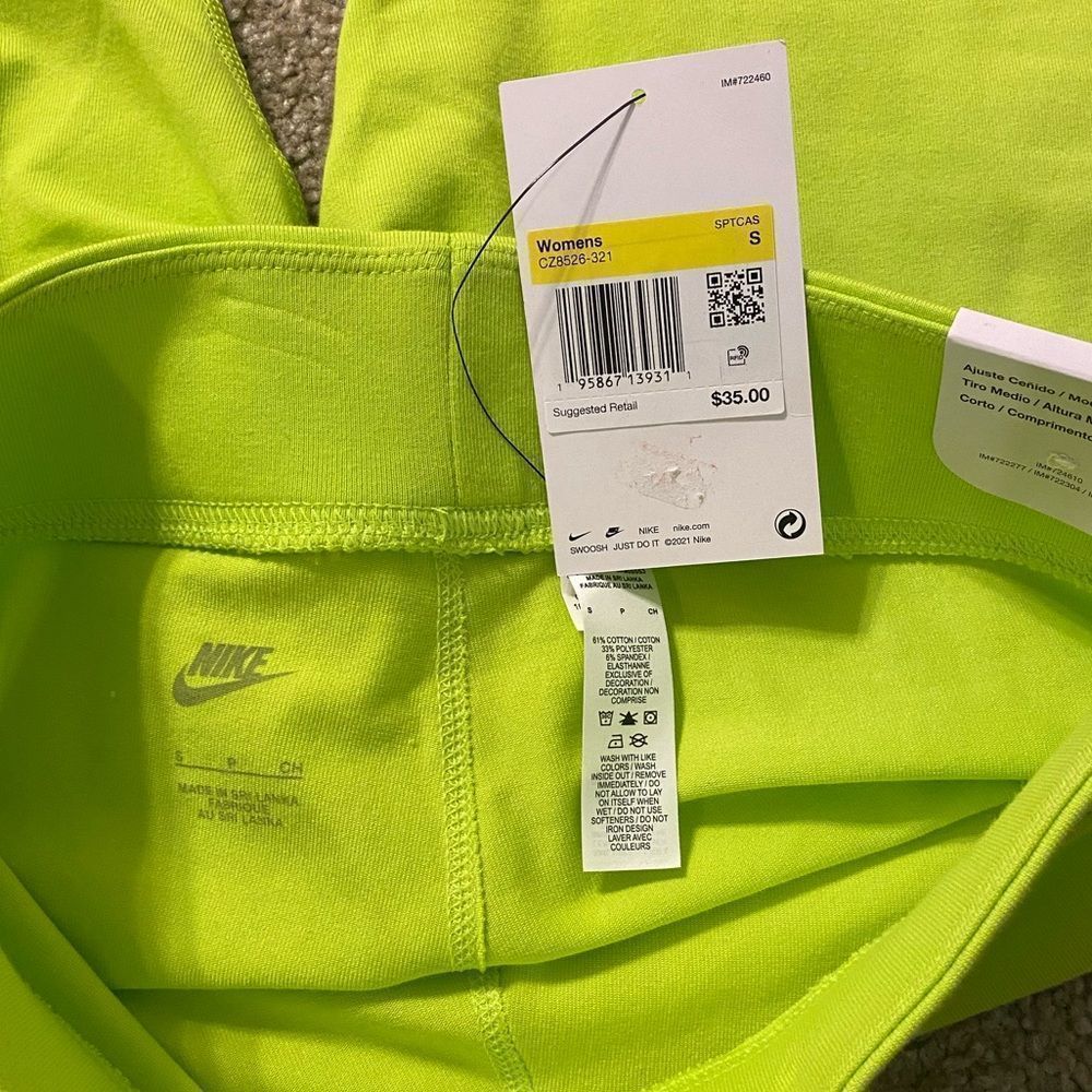 Nike Women's Sportswear Essential Bike Shorts - Picture 6 of 8